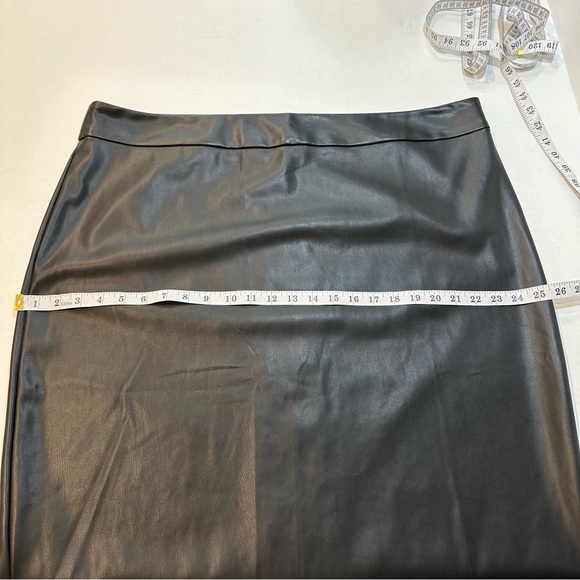 Universal Standard Sillaro Vegan Leather Skirt Black, New w/ Tags, Size 22 - Picture 14 of 15